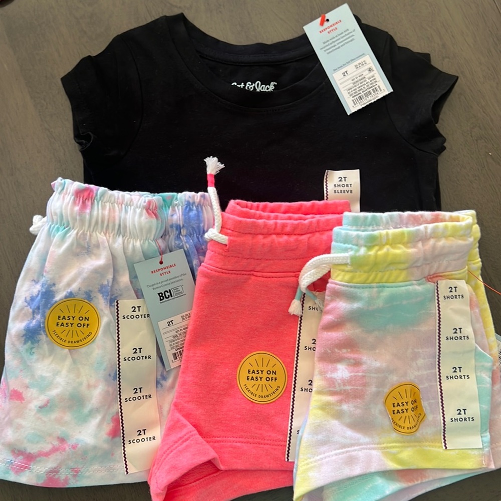 Cat and Jack 4 pc size 2t girls bundle 1 black top 2 shorts 1 scooter!